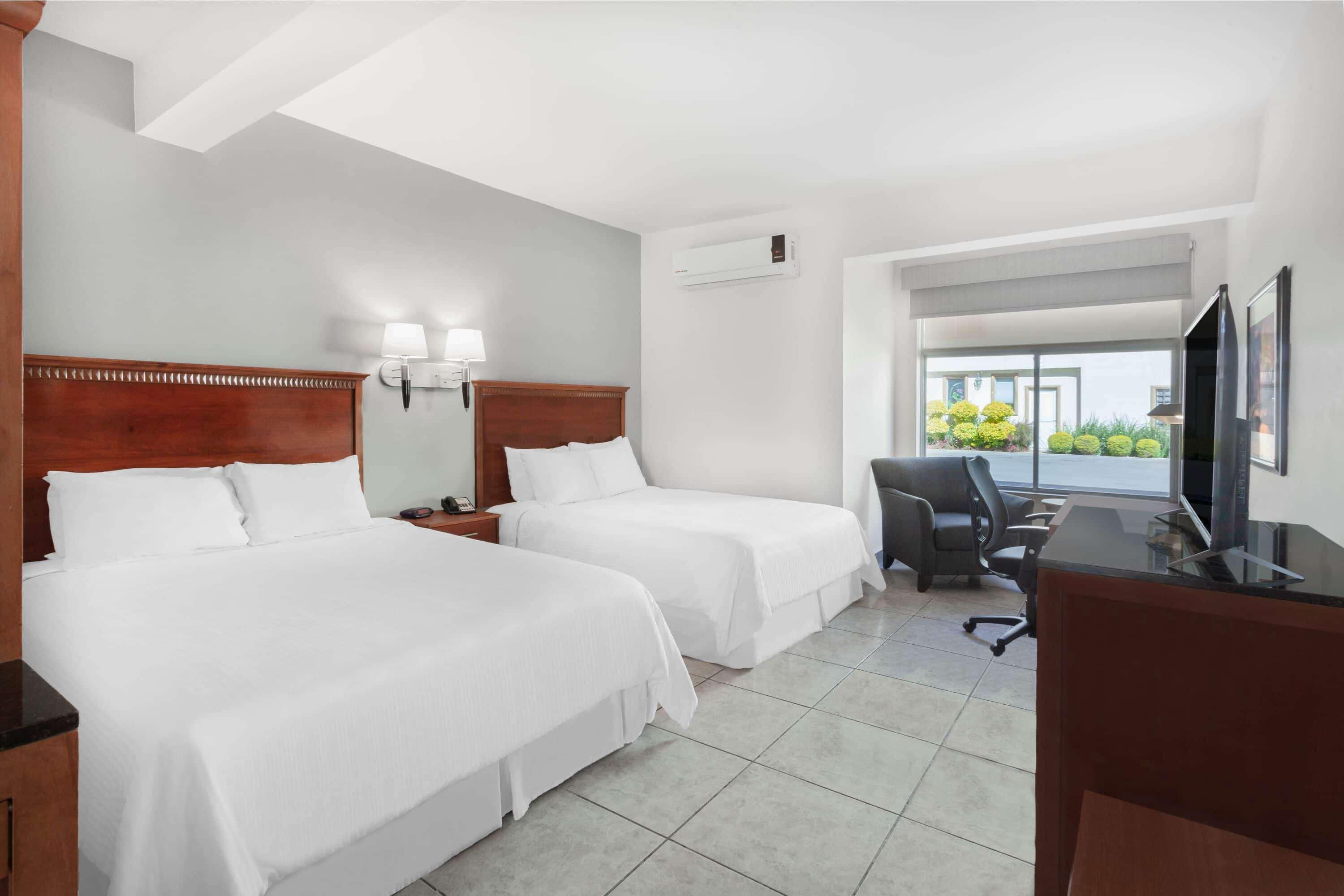 Days Inn By Wyndham Piedras Negras Bagian luar foto
