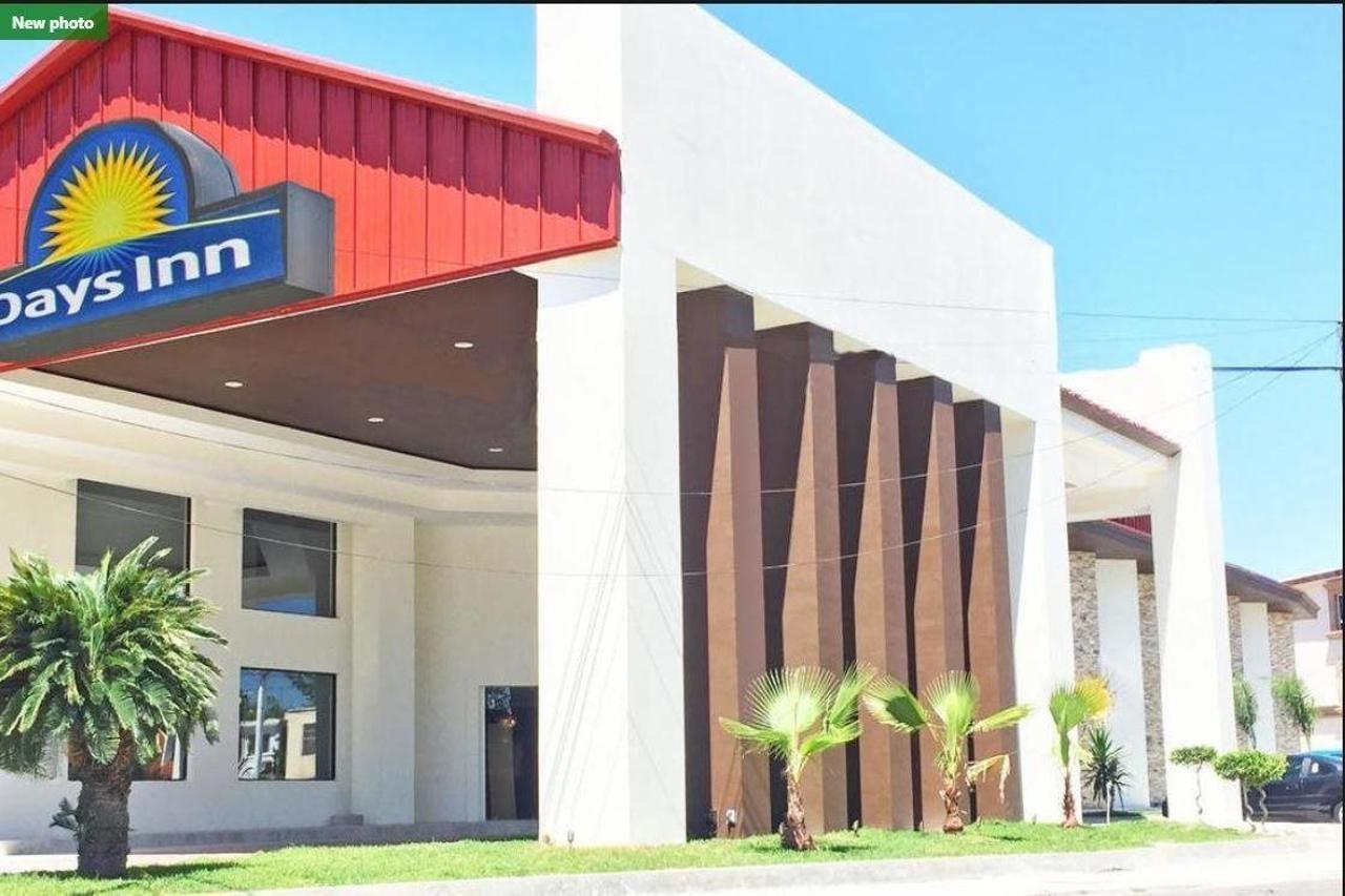 Days Inn By Wyndham Piedras Negras Bagian luar foto